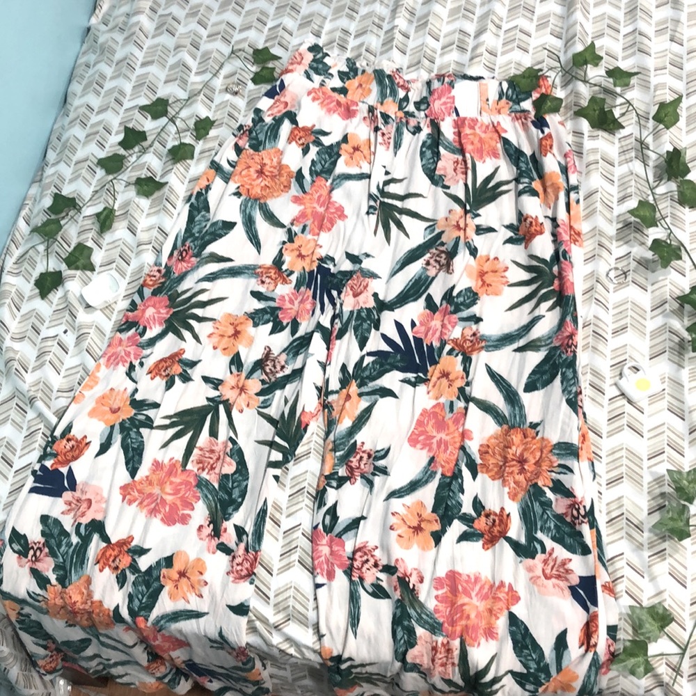 summer floral pants with vines and flowers, cute for anything summer related!